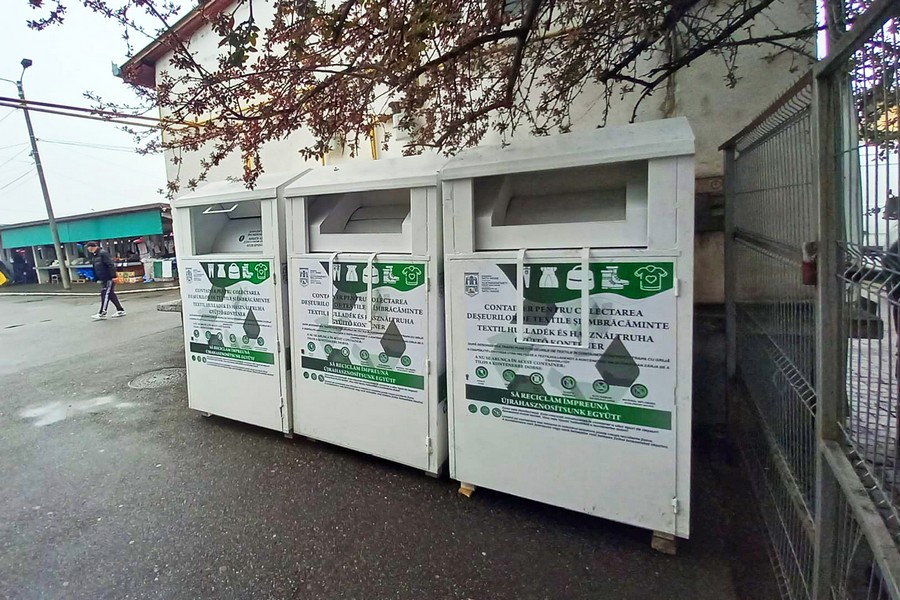 FOTO. 14 containere pentru colectarea deșeurilor textile în municipiul Satu Mare. HARTA locațiilor în care sunt amplasate
