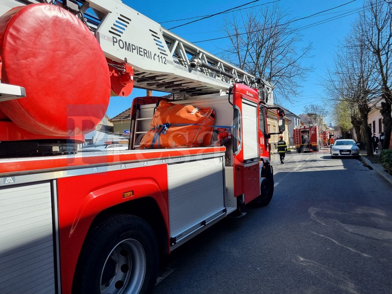 Incendiu în municipiul Satu Mare. Mobilizare a pompierilor