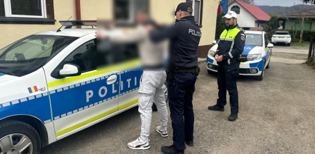 Individ periculos, cutreiera Satu Mare! Apartamente și mașini sparte, femei amenințate în scara blocurilor