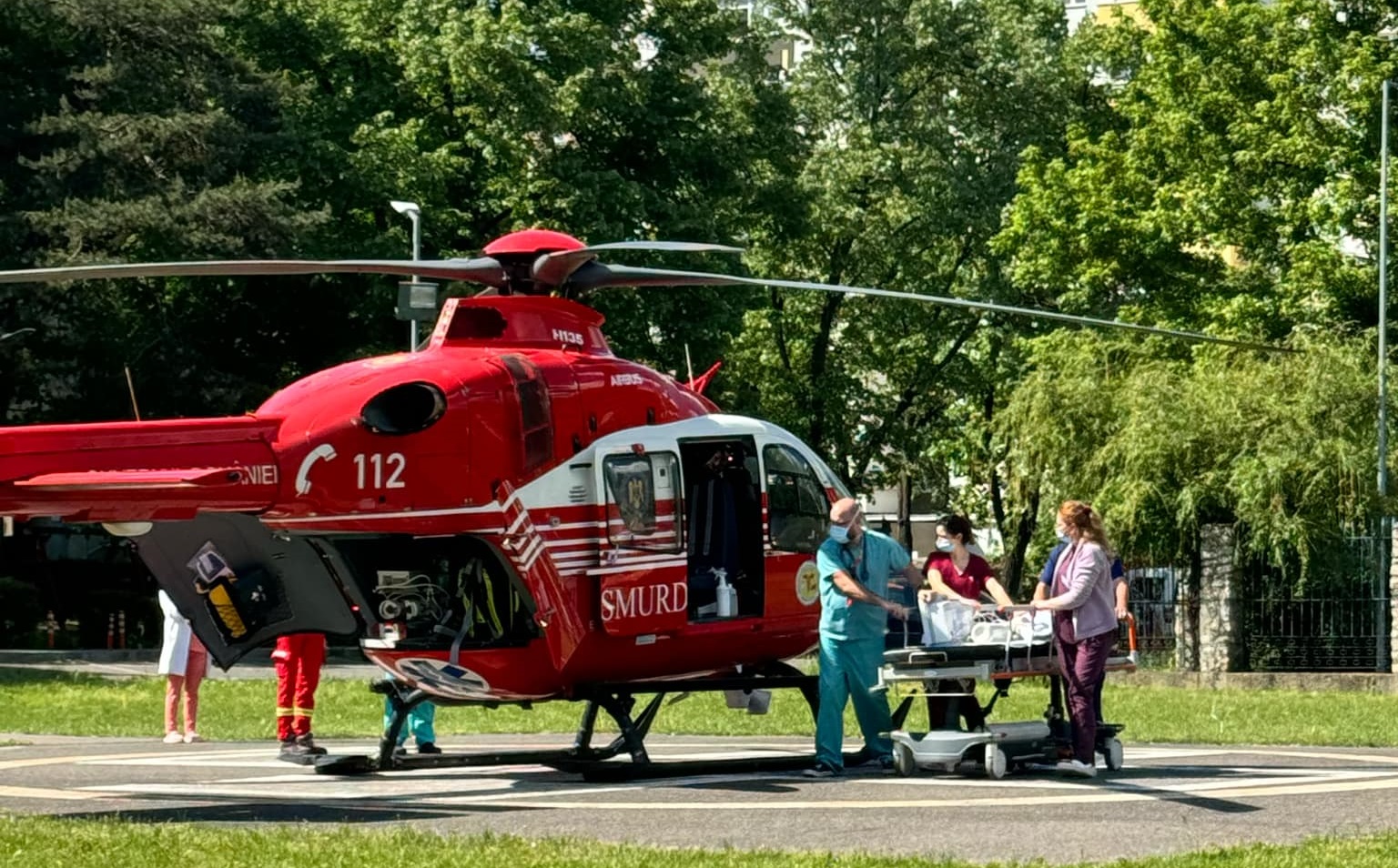 Bebeluș transferat cu elicopterul SMURD de la Satu Mare la Cluj-Napoca, în stare gravă