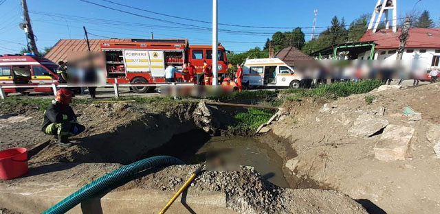 FOTO. Tragedie într-un județ din nord-vestul țării. Doi copii au murit după ce au căzut într-o groapă cu apă