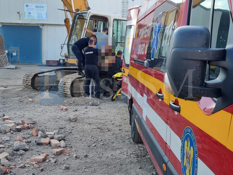 Accident mortal în Satu Mare. Muncitor, într-un utilaj, strivit de un bloc metalic