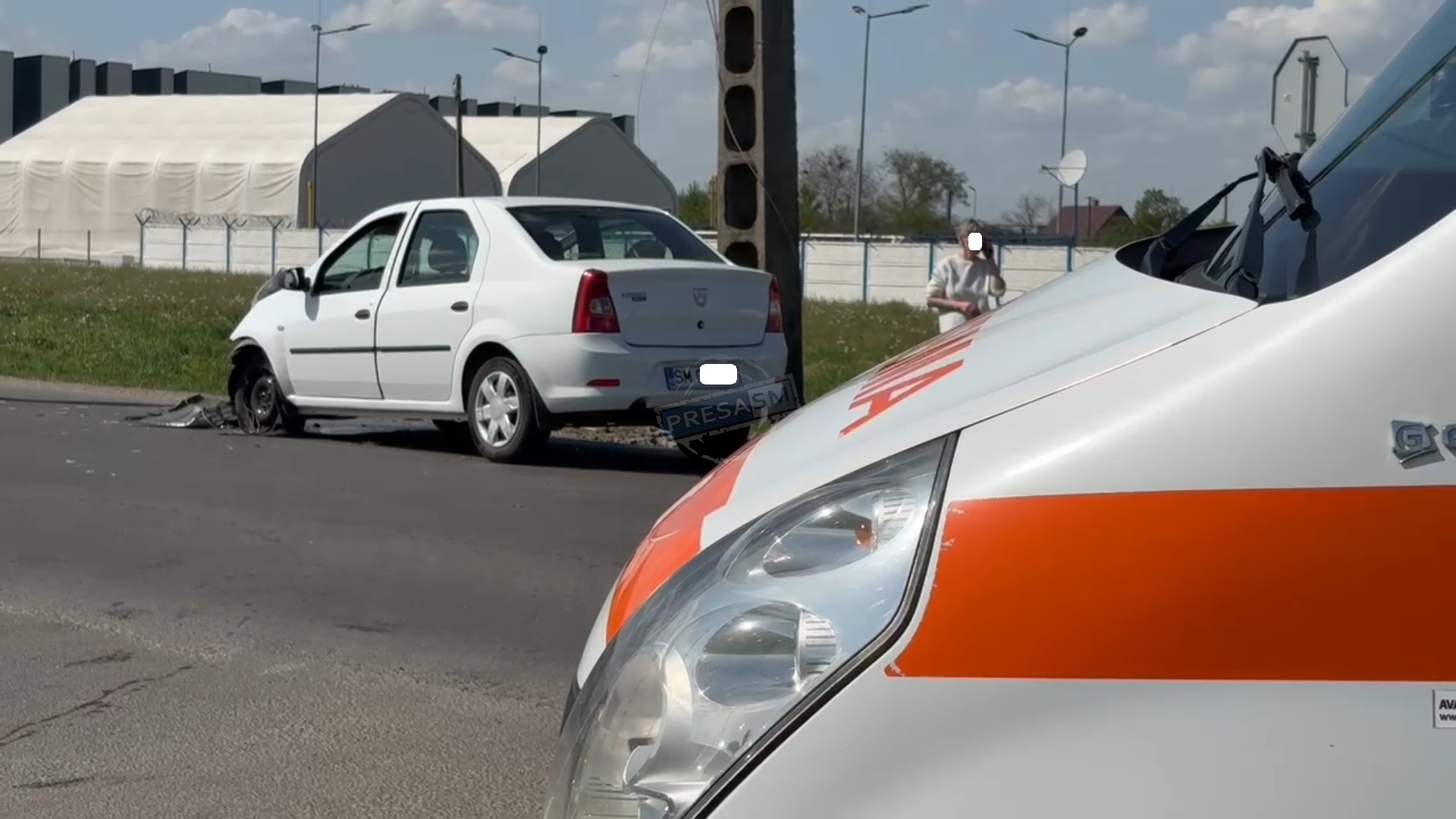 Sătmărean implicat într-un accident rutier în județul vecin. Pasagera lui a ajuns la spital