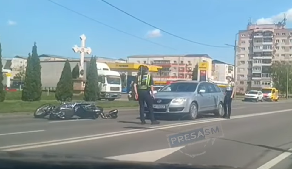FOTO/VIDEO. Accident pe Drumul Careiului. Un motociclist (72 ani) a ajuns la Urgență