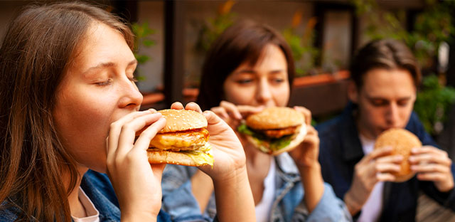 Un mare lanț american de fast-food intră pe piața  de la noi. Anunțul făcut de Marcel Ciolacu