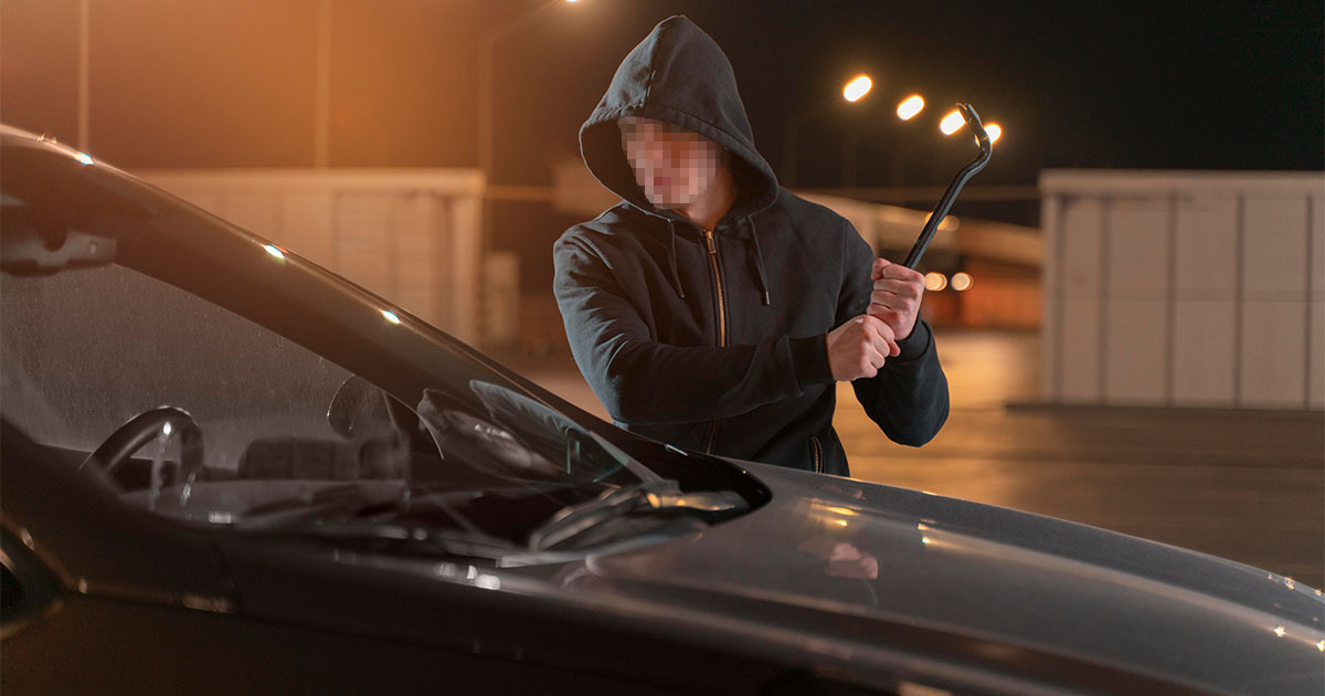 Sătmărean lăsat fără mașină de un tânăr din Bihor. Proprietarul s-a trezit că a rămas fără autoturismul parcat în fața casei