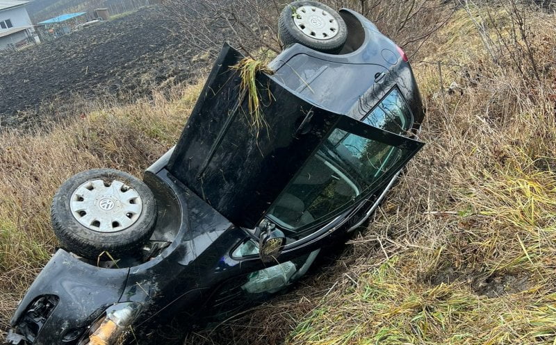 Sătmăreanul (60 ani) beat a fugit de Poliție, dar s-a răsturnat cu mașina în șanț