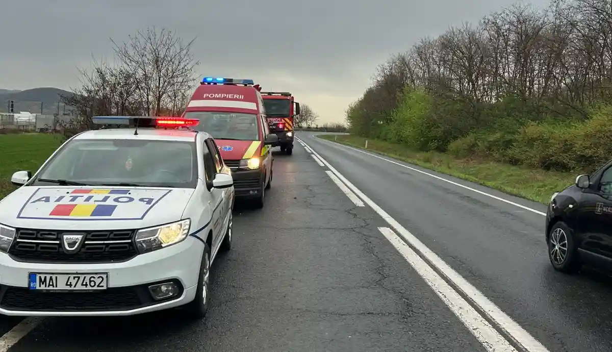 Un nou accident grav în județul Satu Mare. Coliziune între două mașini, o tânără la Urgență