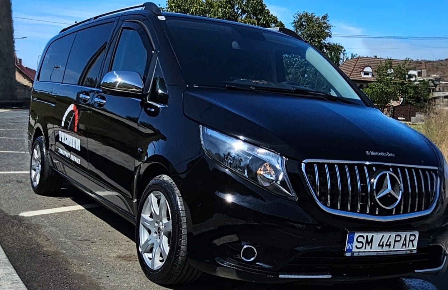 Serviciu de transport premium către marile aeroporturi din regiune – confort, siguranță și flexibilitate la un telefon distanță