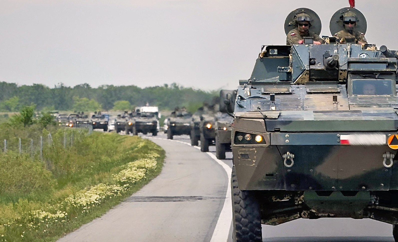 Un convoi militar va tranzita orașul Satu Mare. Militarii participă la un exercițiu în Cehia