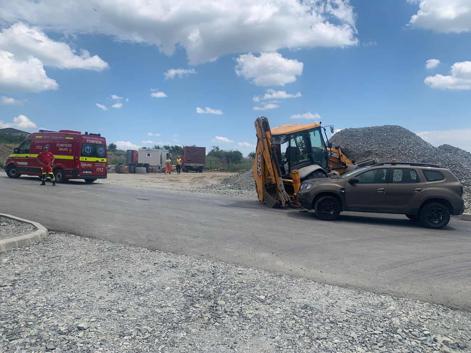 Patronul unei firme din județ a murit strivit de brațul unui excavator. Martorii explică tragedia