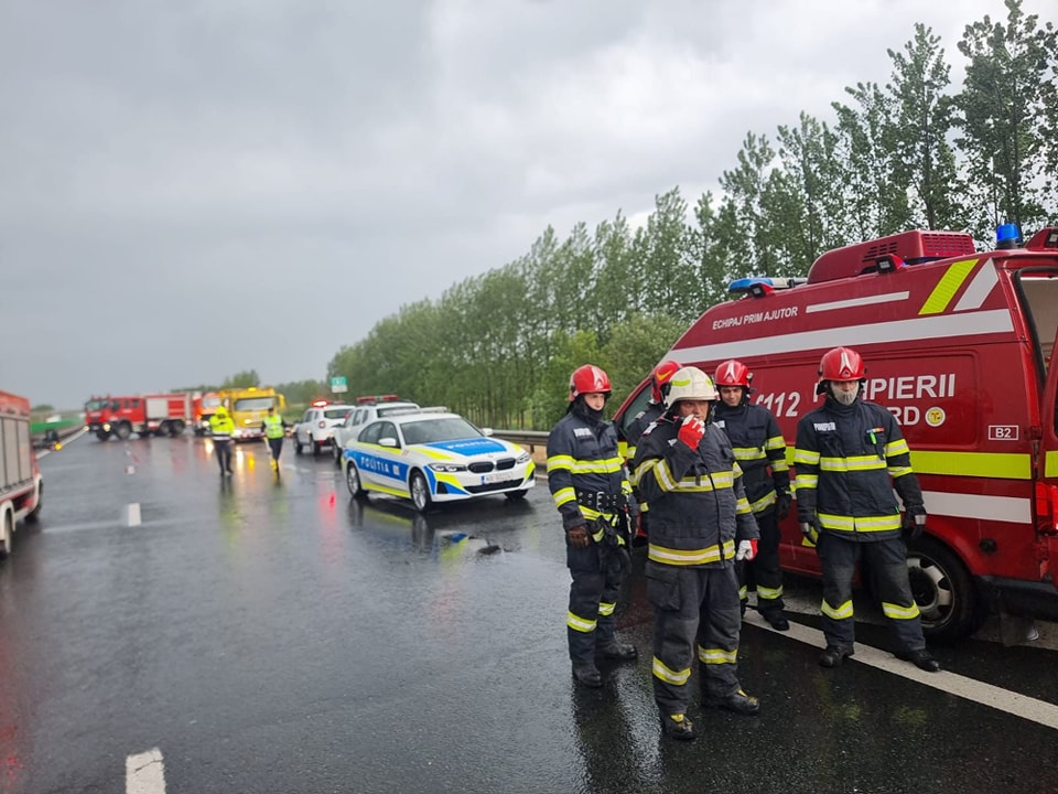 FOTO/VIDEO. Accident grav într-un județ din vestul țării. S-a activat Planul Roșu. Momentul impactului, surprins de camere