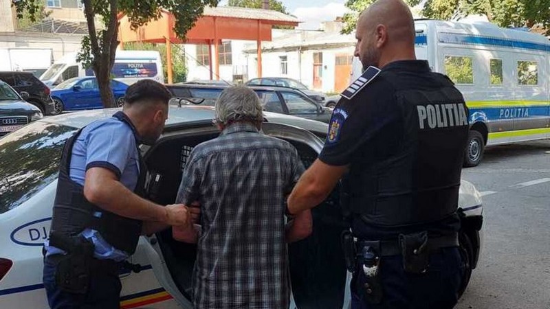 Bunic din Satu Mare prins cu televizor, telefoane mobile și parfumuri furate. A fost reținut pentru 24 de ore