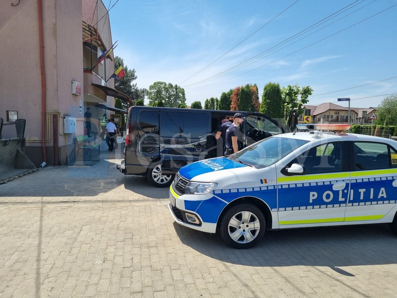 FOTO/VIDEO. Scandal la o secție din județul Satu Mare. Intervenție a Poliției și Jandarmeriei
