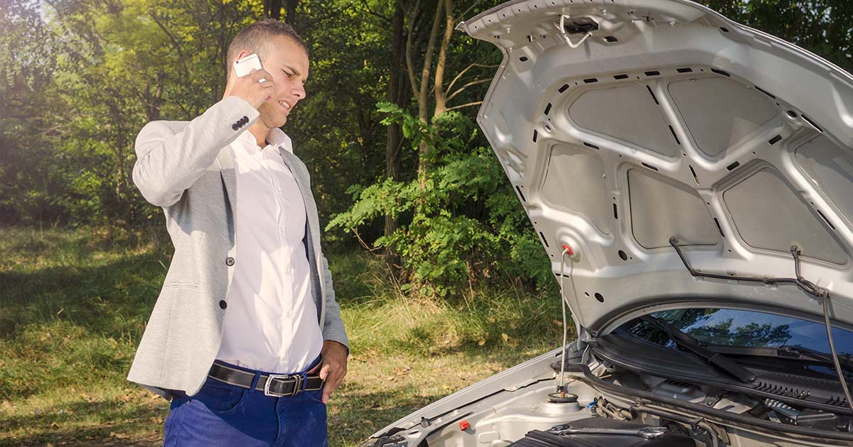 Despăgubirea uriaşă primită de un român după ce maşina i-a fost avariată în inundaţii