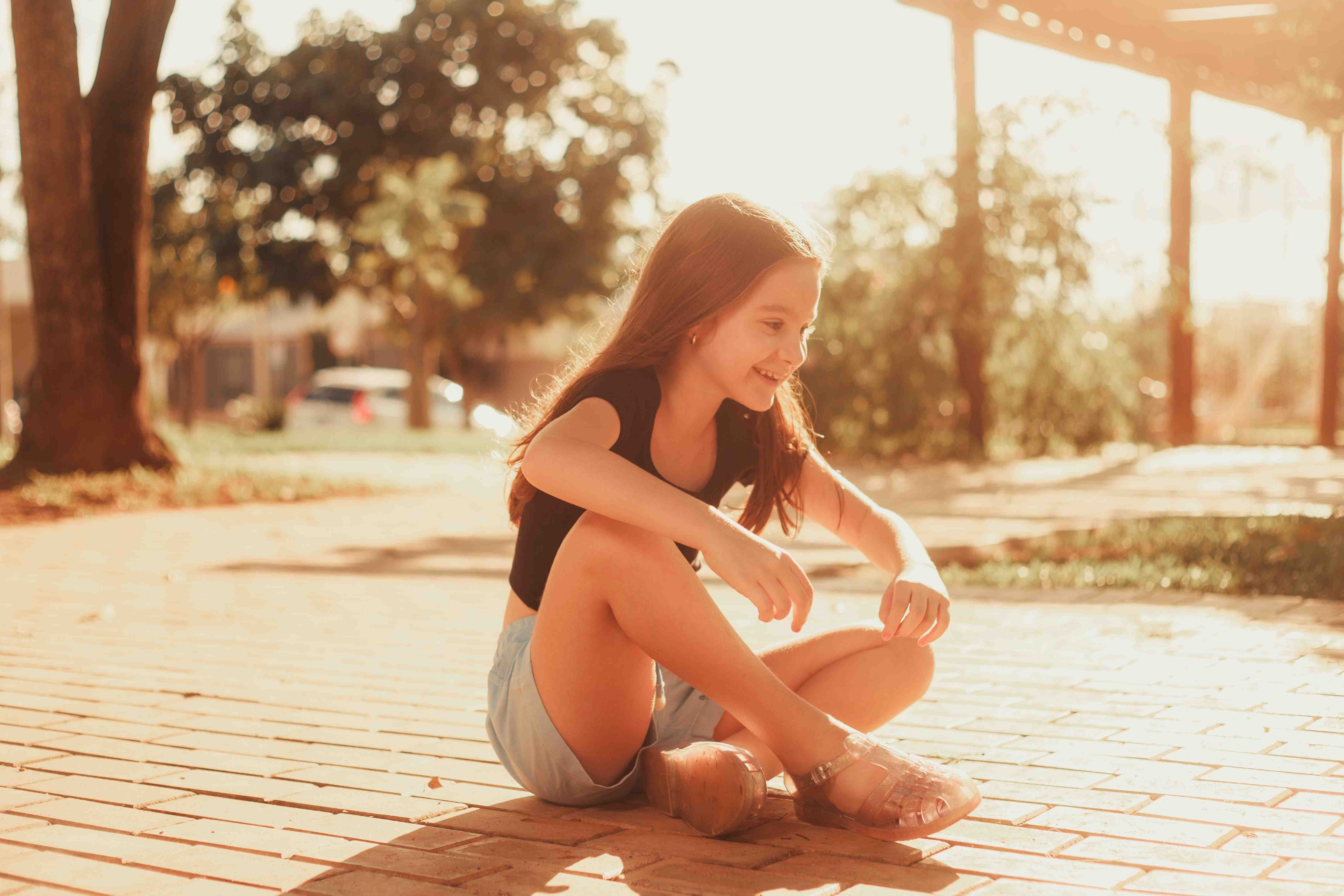 Totul despre sandalele cu toc: de la modele la asortare