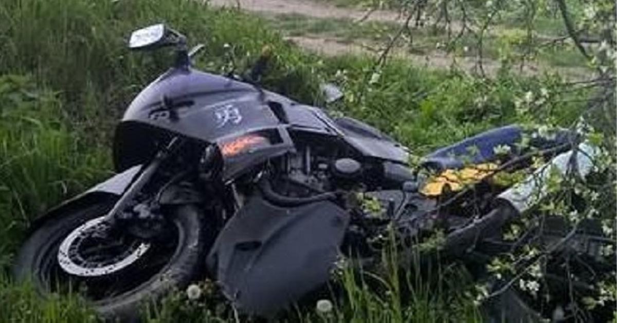 Tânărul sătmărean s-a urcat băut pe motociclu. ”Aventura” lui s-a terminat într-un gard, apoi la spital