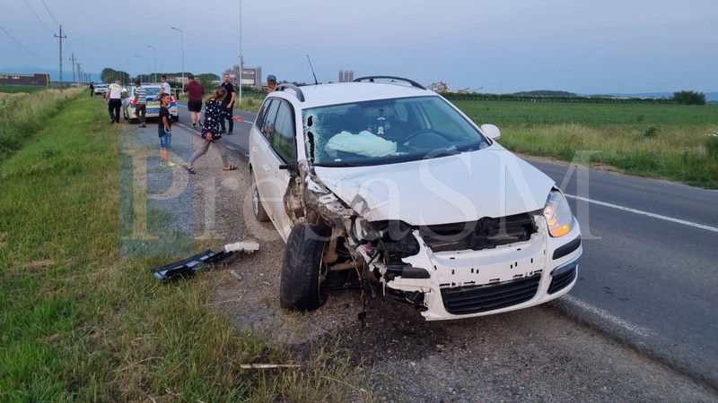 FOTO. Un șofer beat a lovit o căruță. Trei victime la Urgență. Dosarul, trimis înapoi la Parchet