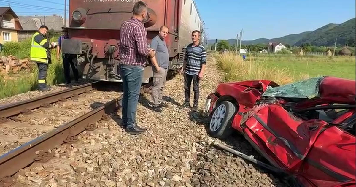 VIDEO. Accident feroviar în țară. O tânără de 19 ani a fost la un pas de moarte