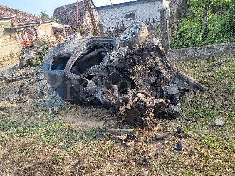 FOTO/VIDEO. Daună totală! Beat și cu permisul suspendat, un sătmărean a făcut astăzi prăpăd