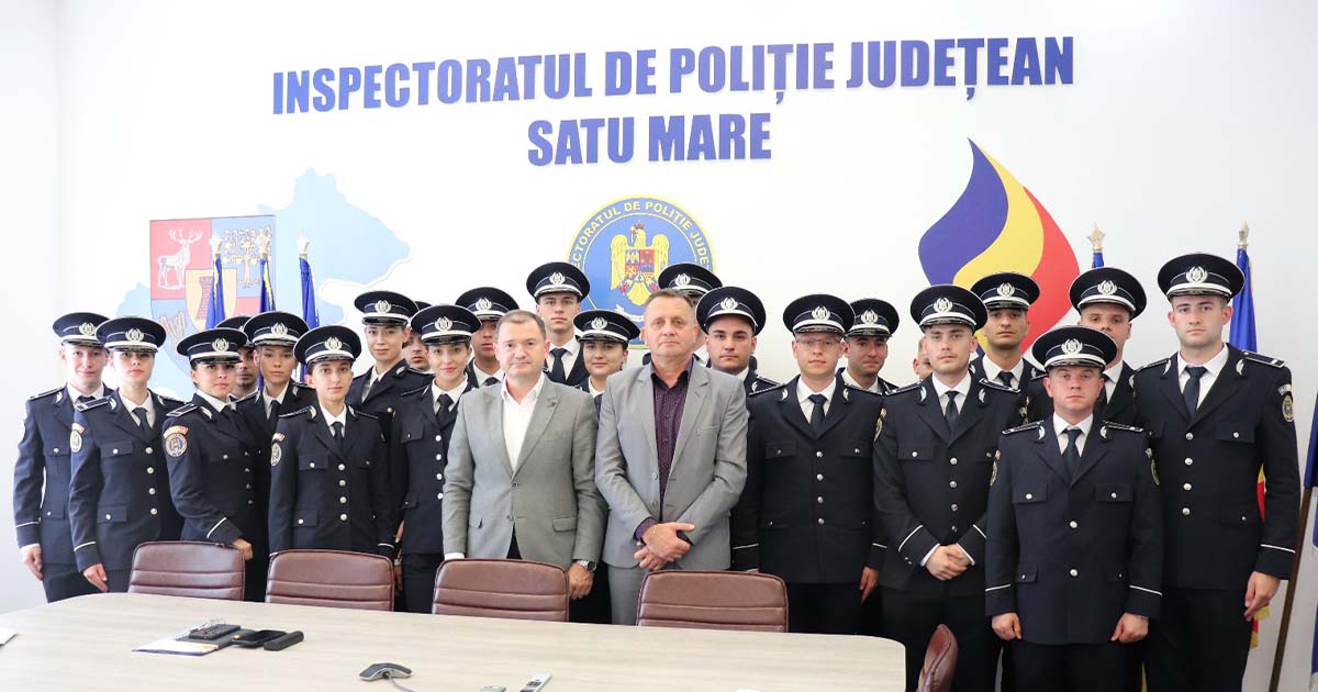 FOTO. Colegi noi pentru polițiștii sătmăreni. Peste 20 de tineri absolvenți angajați la Rutieră și Ordine Publică