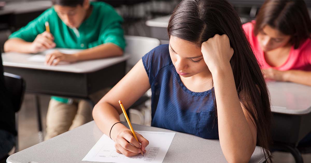 Încep probele scrise ale examenului de Bacalaureat. Când se vor afișa rezultatele