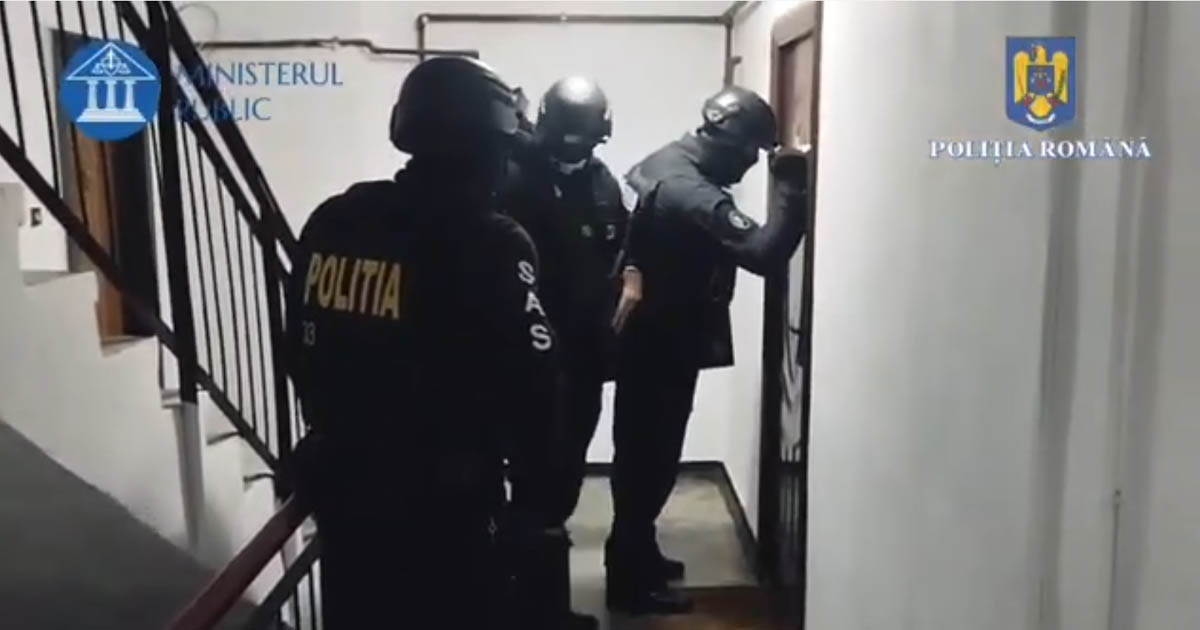 VIDEO. Percheziții la Satu Mare, după o tâlhărie din Brașov. Sub amenințare, au furat criptomonede de sute de mii de dolari