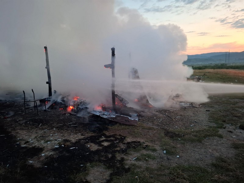 incendiu pompieri (2).jpg