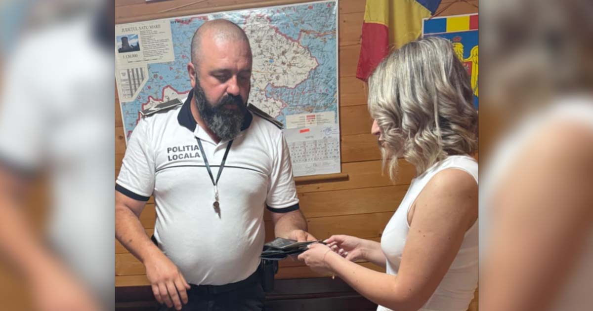 FOTO. Sătmăreanul nu a stat pe gânduri! A ales să fie corect și a alertat polițiștii. Oamenii legii l-au felicitat