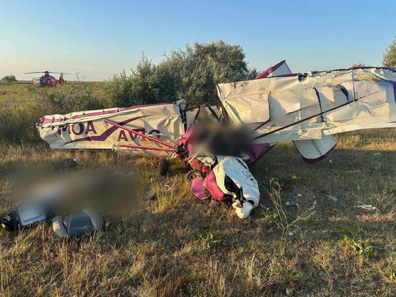 FOTO. Accident aviatic în țară. Două persoane au murit. Plecaseră să cerceteze un alt accident aviatic