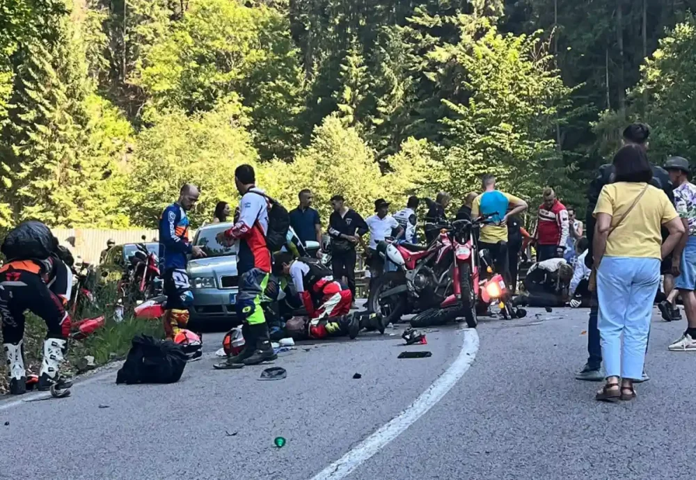 FOTO. Doi motocicliști decedați într-un tragic accident produs astăzi. Accident grav pe Transalpina