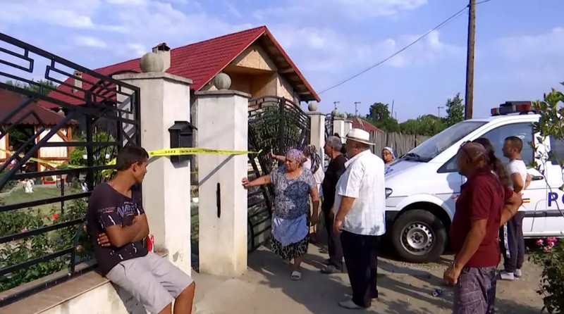 FOTO. Incident șocant în țară. Un copil (10 ani) și-a ucis unchiul. A sărit să își apere mama