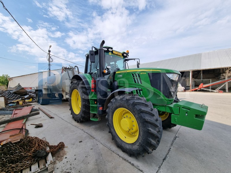 ferma tractor utilaje.jpg