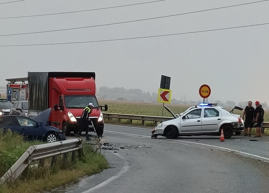 FOTO. Accident grav pe DN19, Oradea - Satu Mare: două femei rănite, una în stare critică