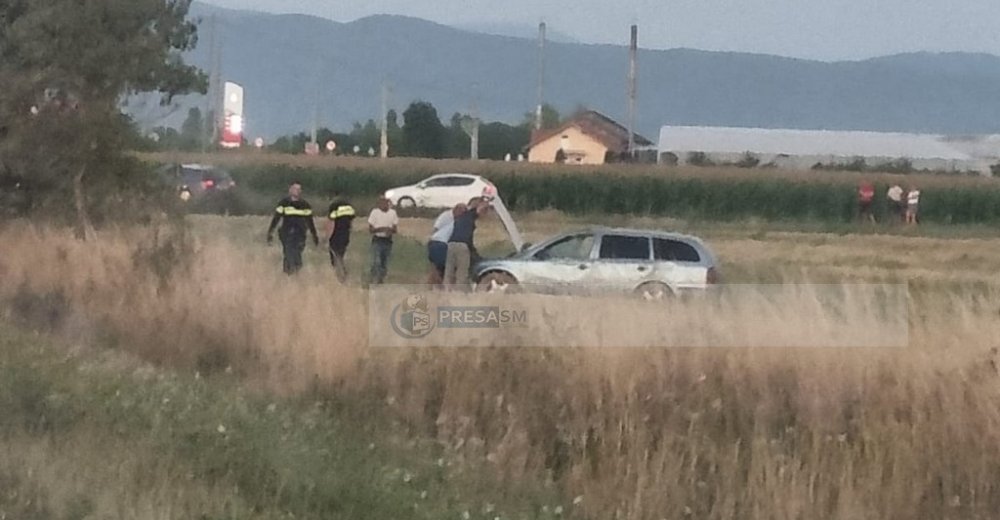 accident dn19 medies masina pe camp (5).jpg