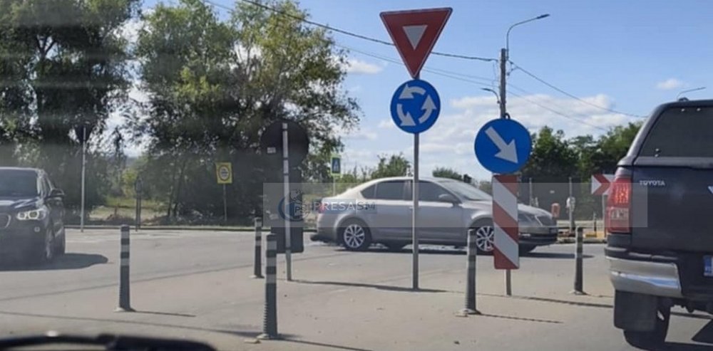 accident drumul odoreului motocicleta masina (2).jpg