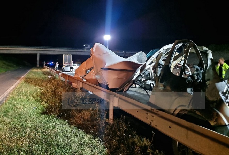 accident microbuz autoutilitară dubă autostrada (1).jpg