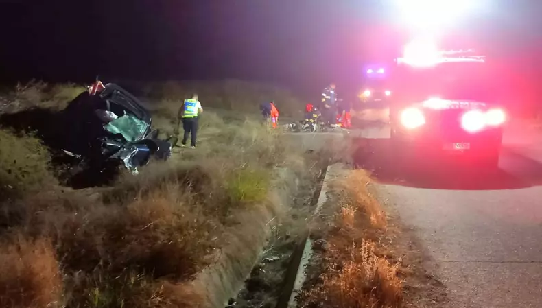 accident noaptea masina pe camp  (1).webp