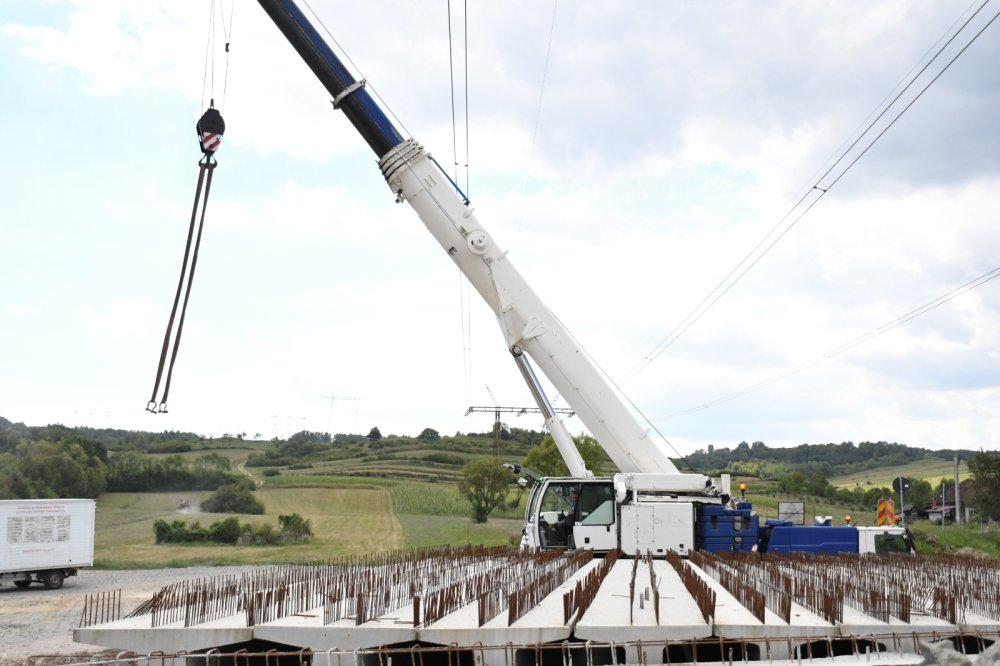 constructie pod barsau de jos (1).jpg