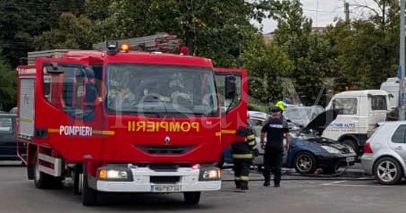 interventie pompieri masina incendiu parcare.jpg