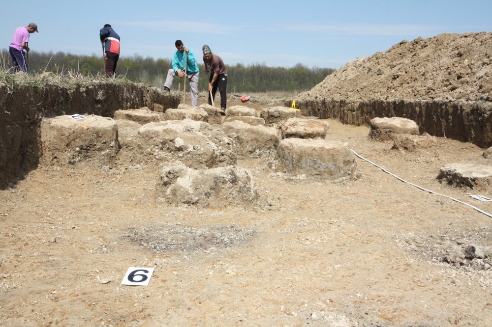 sapaturi arheologice satu mare daci dacia (6).jpg