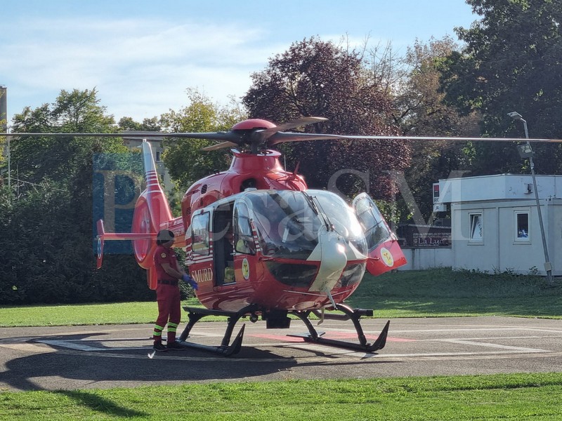Elicopterul SMURD, chemat la Satu Mare. Bebeluș transportat de urgență la Cluj