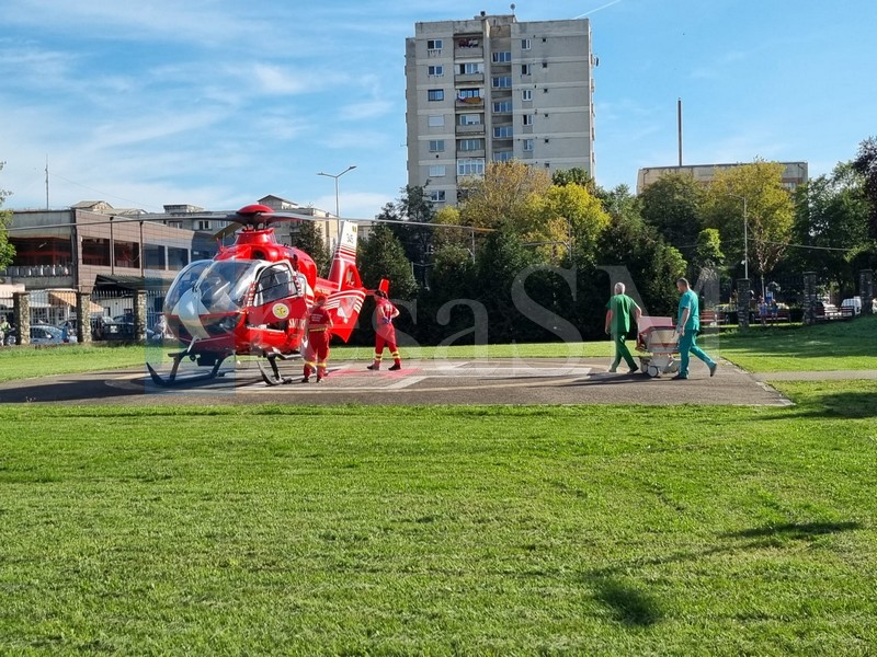 Luptă contracronometru pentru salvarea unui sătmărean. Preluat cu elicopterul SMURD