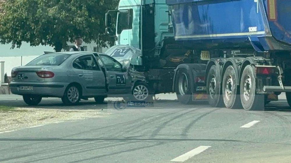 FOTO. Un șofer de camion a rănit doi jurnaliști din Satu Mare. Poliția explică accidentul