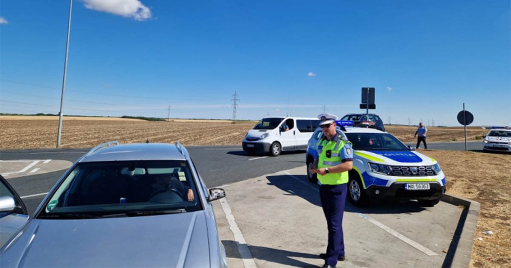 Sătmărean, cu polițiștii pe urme, ”raliu” pe un drum județean. S-a ales cu dosar penal