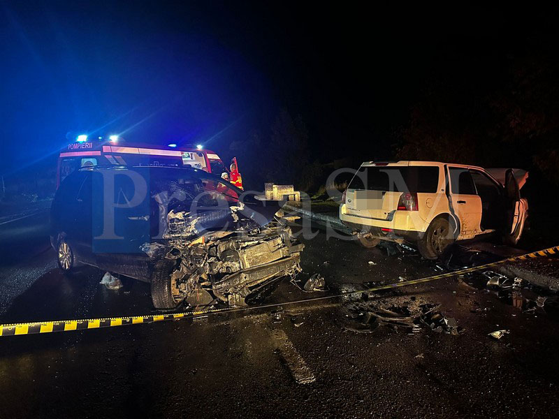FOTO/VIDEO. Două femei la Urgență! Un șofer grăbit a provocat accidentul frontal de pe DN19