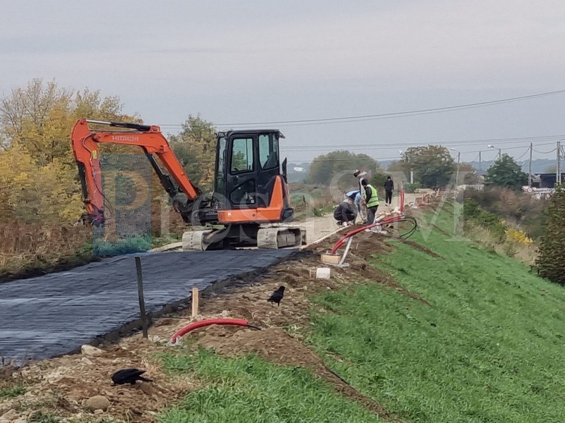 FOTO. Pistă de biciclete nou-nouță, iluminată, pe malul Someșului! Circa 10 kilometri, în Satu Mare!