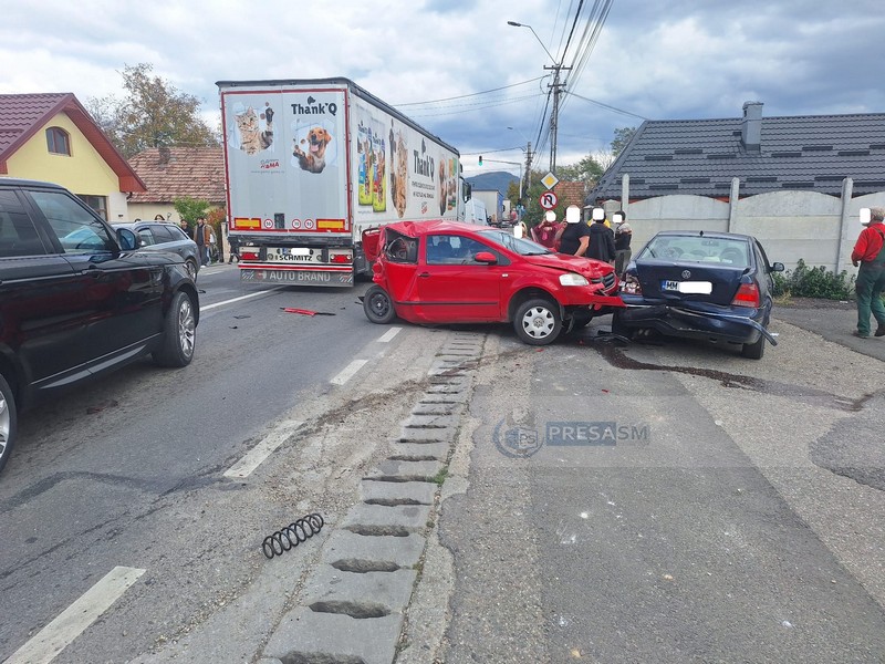 FOTO/VIDEO. Accident în lanț pe DN 1C, Satu Mare - Baia Mare. Trafic blocat pe ambele sensuri