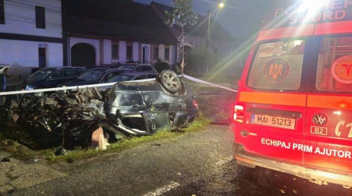 FOTO/VIDEO. Momentul în care o șoferiță băută se răstoarnă cu mașina. Inclusiv un copil a fost rănit