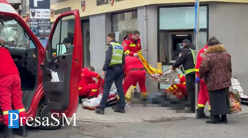 VIDEO. Bărbat decedat în fața băncii. Imagini dramatice în centrul municipiului Satu Mare